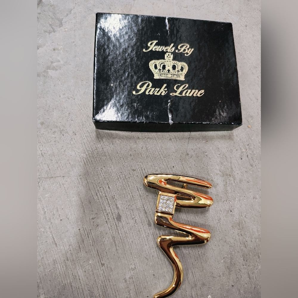 Vintage Jewels By Park Lane Pendant